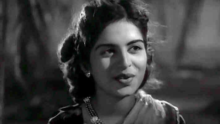 Aaj Ki Raat Piya Dil Na Todo