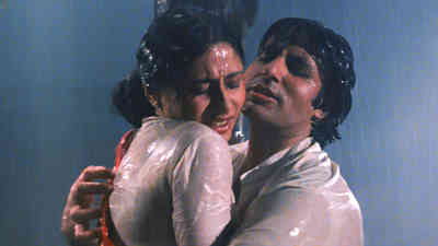 Aaj Rapat Jaayein Toh