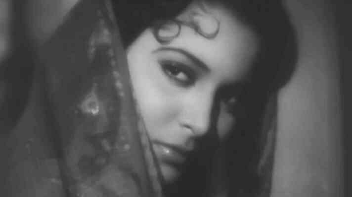 Aaj Sajan Mohe Ang Laga Lo