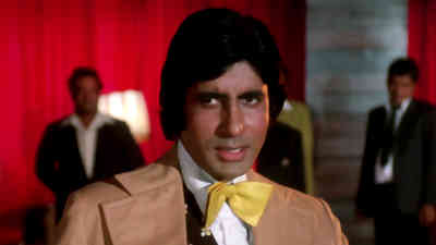 Arey Diwanon Mujhe Pehchano