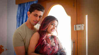 Aur Pyaar Chahiye (M)