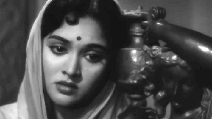 Aurat Ne Janam Diya Mardon Ko