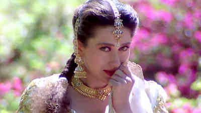 Chand Sa Chehra Jheel Si