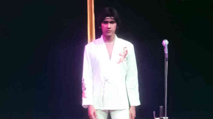 Dheere Dheere Aye Mere Dil Chal Re