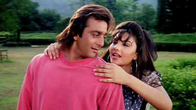 Dil To Khoya Hai Yahin Pe