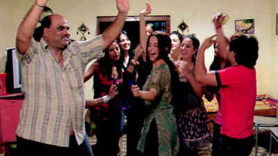 Dollyâ€¦Ankhiyon Se Kar Ke Ishare - Part 2