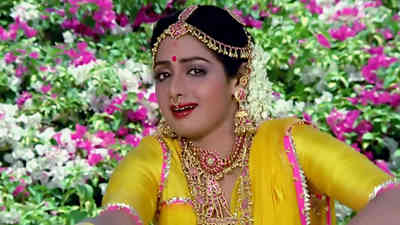 Jhan Jhannan Paayal Bole