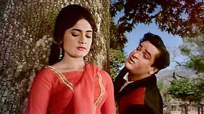 Laal Chhadi Maidan Khadi Kya Khoob