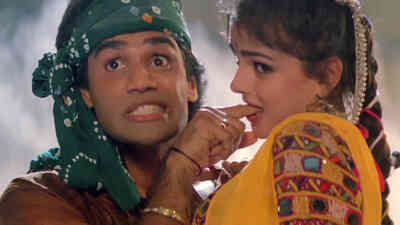 Maine Pee Ya Tune Pee Are Baat Ek Huii Tham Zara