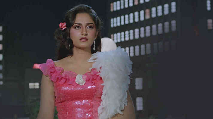 Mera Ek Deewana Mujhe