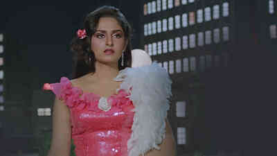 Mera Ek Deewana Mujhe