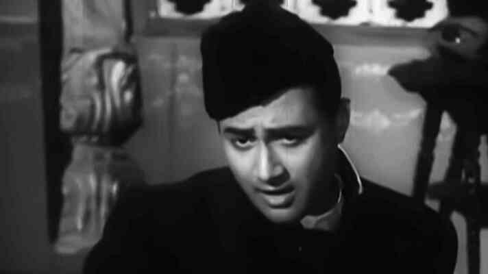 Nazar Laagi Raja Tore Bangle Par