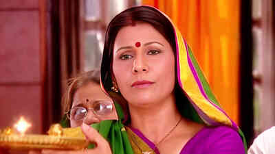 Om Jai Ambe Gauri Maiya Jai Shyama Gauri