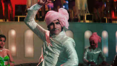 Pag Ghunghroo Baandh Meera Nache