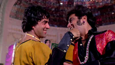 Saat Ajoobe Iss Duniya Mein - Part 1