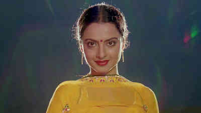 Samay Ke Darpan Mein