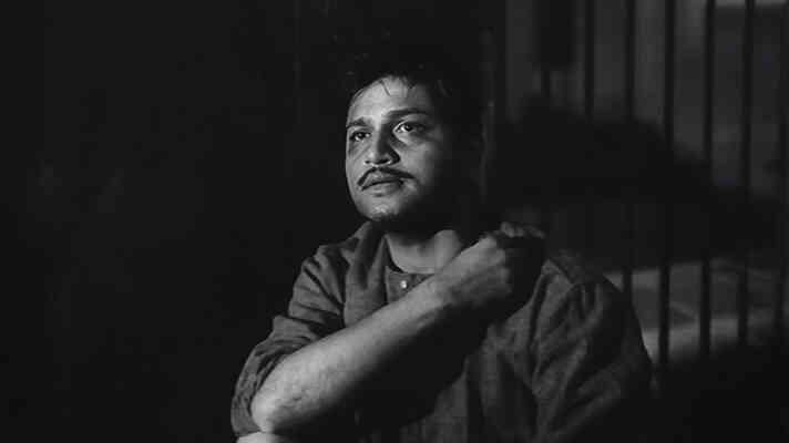 Sarfaroshi Ki Tamanna Ab Humare Dil Mein Hai