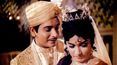 Tera Husn Rahe Mera Ishq Rahe