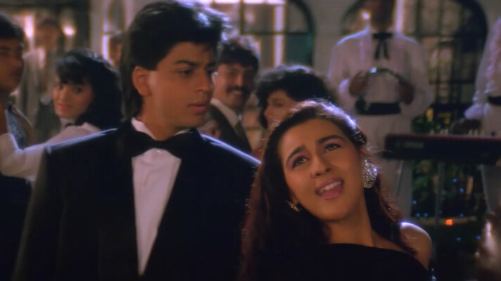 Tu Mere Saath Saath Aasman Ke Aage Chal