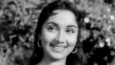 Tujhe Jeevan Ki Dor Se