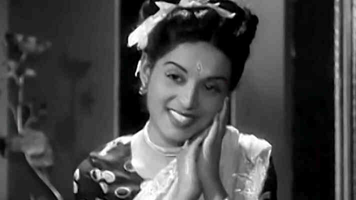 Yeh Kaun Aaya Ki Mere Dil Ki